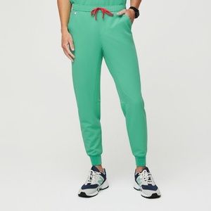 Men’s figs tansen surgical green jogger scrubs NEVER WORN STILL TAGS. Large